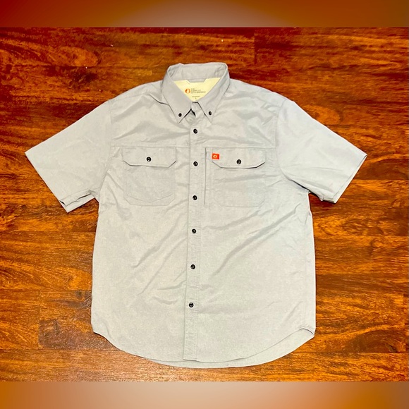 The American Outdoorsman Fishing Shirt Mens Gray Vented Short Sleeve Button‎ - Picture 1 of 6